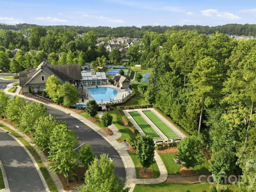 15503 Lake Ridge Road, Charlotte, NC 28278.  MLS# CAR4401425, YatesRealty ID 39842. 