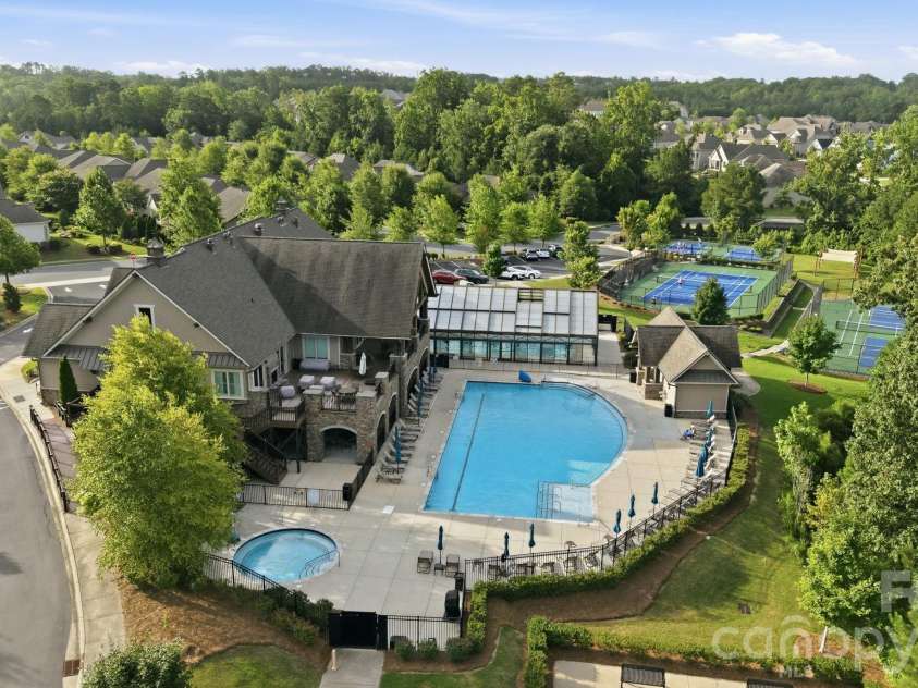 15503 Lake Ridge Road, Charlotte, NC 28278.  MLS# CAR4401425, YatesRealty ID 39842. 