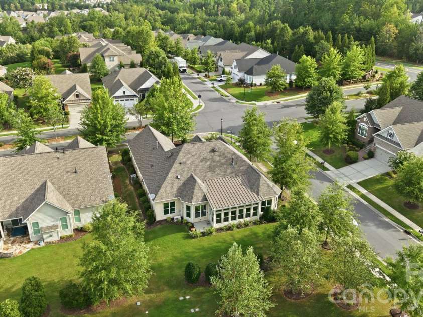 15503 Lake Ridge Road, Charlotte, NC 28278.  MLS# CAR4401425, YatesRealty ID 39842. 