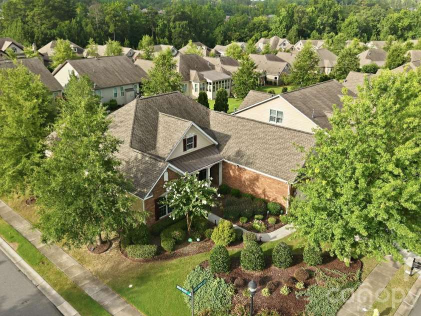 15503 Lake Ridge Road, Charlotte, NC 28278.  MLS# CAR4401425, YatesRealty ID 39842. 