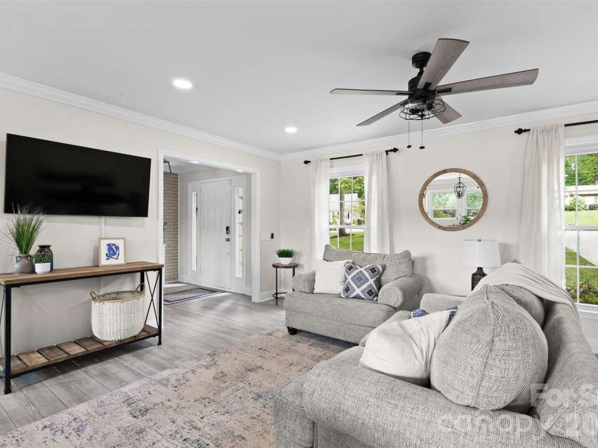 175 Woodstream Circle, Mooresville, NC 28117.  MLS# CAR4400263, YatesRealty ID 39843. 
