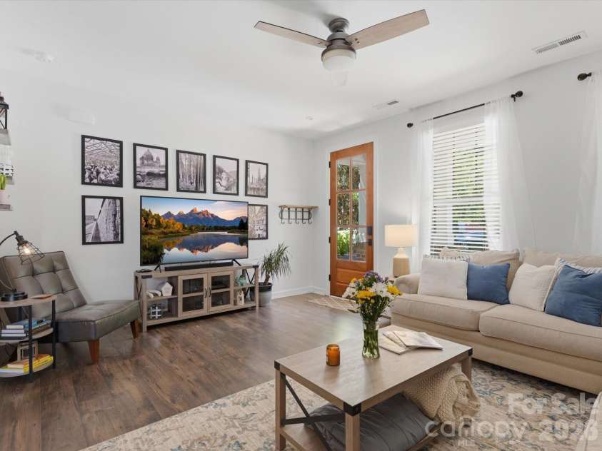 1403 Academy Street, Charlotte, NC 28205.  MLS# CAR4399279, YatesRealty ID 39844. 