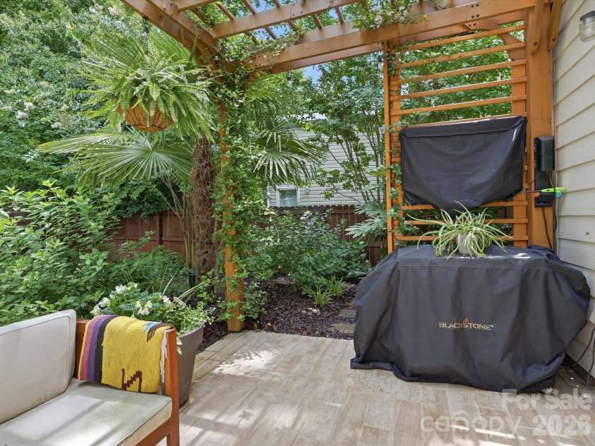 1403 Academy Street, Charlotte, NC 28205.  MLS# CAR4399279, YatesRealty ID 39844. 