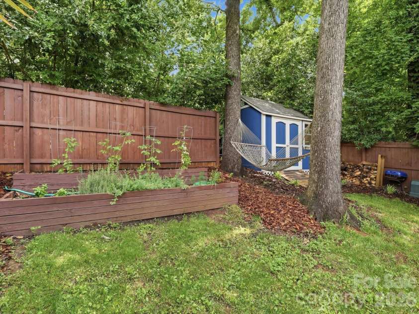 1403 Academy Street, Charlotte, NC 28205.  MLS# CAR4399279, YatesRealty ID 39844. 