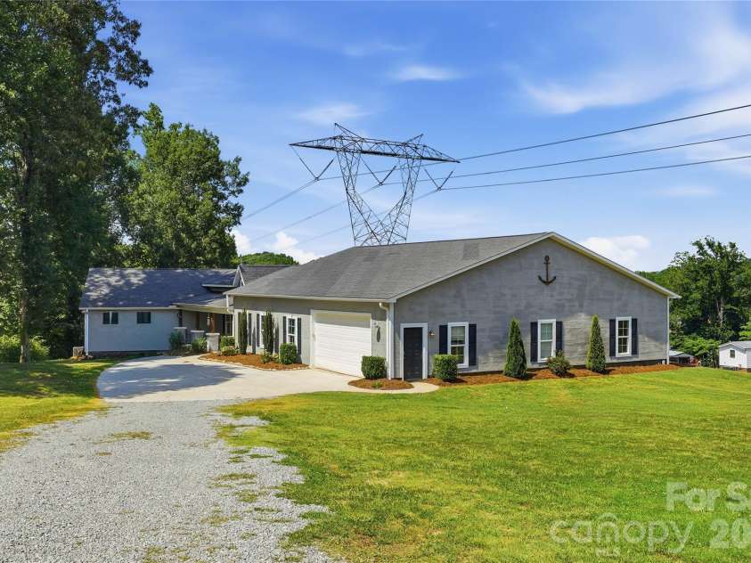 4750 Lazy Lane, Denver, NC 28037.  MLS# CAR4400210, YatesRealty ID 39845. 