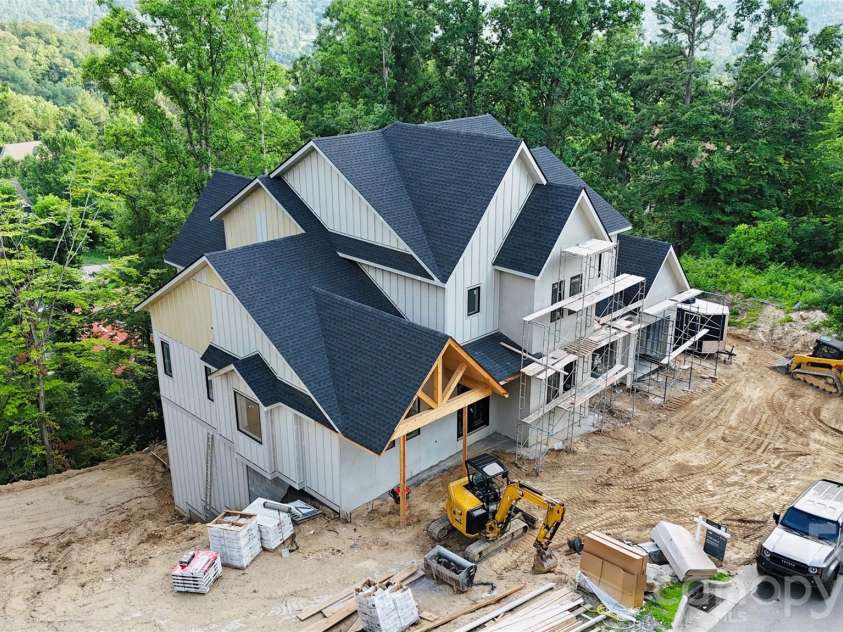 77 Camsyn Drive, Weaverville, NC 28787.  MLS# CAR4398934, YatesRealty ID 39846. 