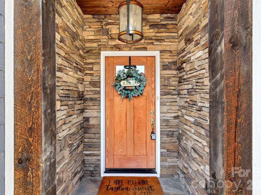 22 Tudor Way, Black Mountain, NC 28711.  MLS# CAR4398761, YatesRealty ID 39847. 