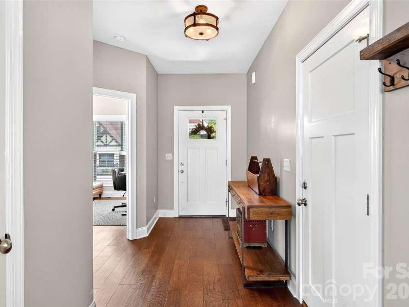 22 Tudor Way, Black Mountain, NC 28711.  MLS# CAR4398761, YatesRealty ID 39847. 