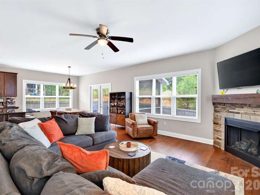22 Tudor Way, Black Mountain, NC 28711.  MLS# CAR4398761, YatesRealty ID 39847. 