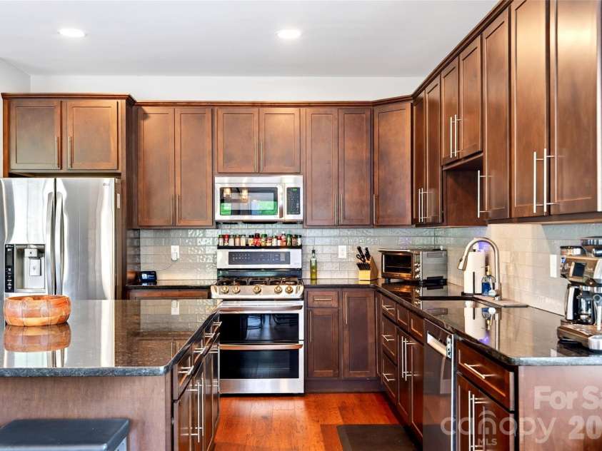 22 Tudor Way, Black Mountain, NC 28711.  MLS# CAR4398761, YatesRealty ID 39847. 