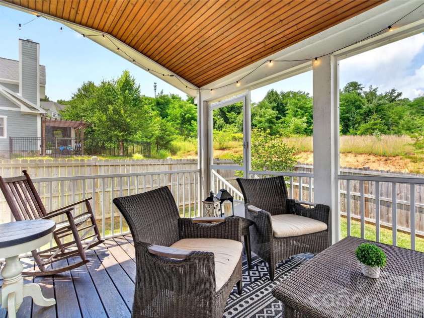 22 Tudor Way, Black Mountain, NC 28711.  MLS# CAR4398761, YatesRealty ID 39847. 