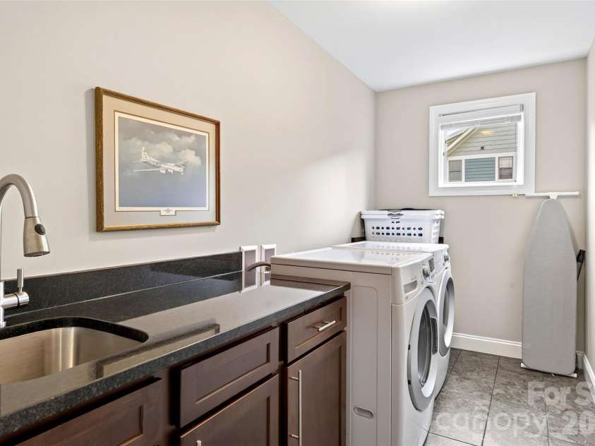 22 Tudor Way, Black Mountain, NC 28711.  MLS# CAR4398761, YatesRealty ID 39847. 
