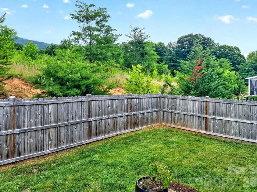22 Tudor Way, Black Mountain, NC 28711.  MLS# CAR4398761, YatesRealty ID 39847. 