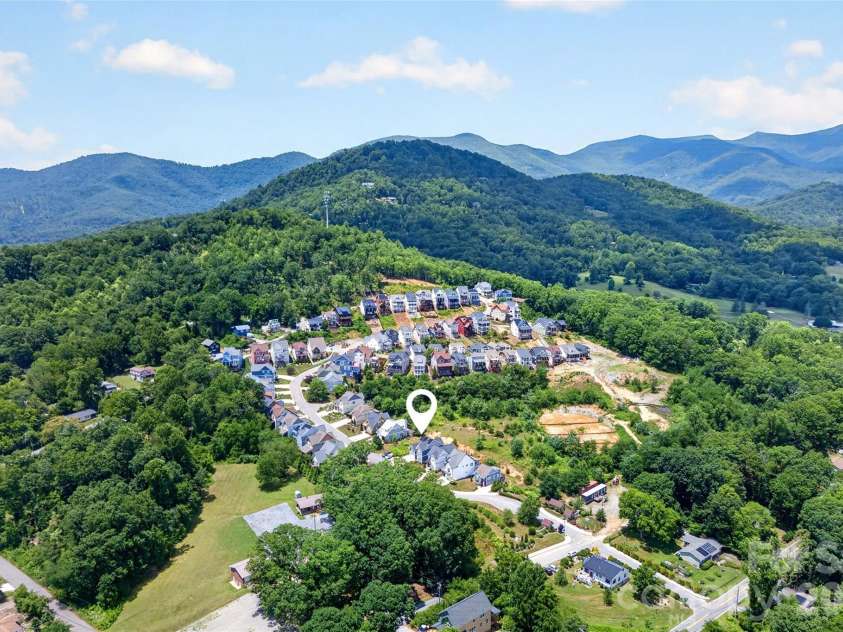 22 Tudor Way, Black Mountain, NC 28711.  MLS# CAR4398761, YatesRealty ID 39847. 