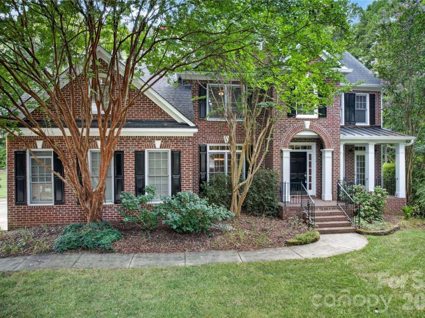 2615 Providence Hills Drive, Matthews, NC 28105.  MLS# CAR4396686, YatesRealty ID 39848. 