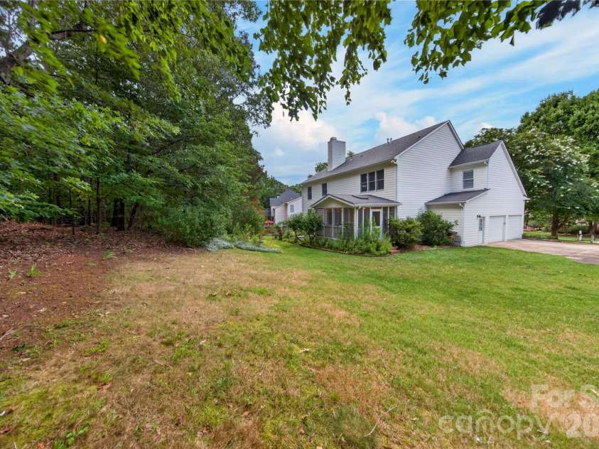 2615 Providence Hills Drive, Matthews, NC 28105.  MLS# CAR4396686, YatesRealty ID 39848. 