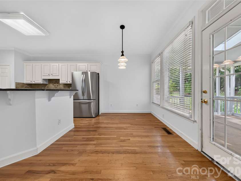 2615 Providence Hills Drive, Matthews, NC 28105.  MLS# CAR4396686, YatesRealty ID 39848. Breakfast Nook