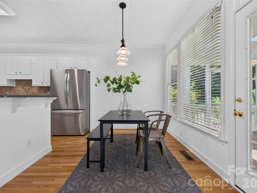 2615 Providence Hills Drive, Matthews, NC 28105.  MLS# CAR4396686, YatesRealty ID 39848. Breakfast Nook