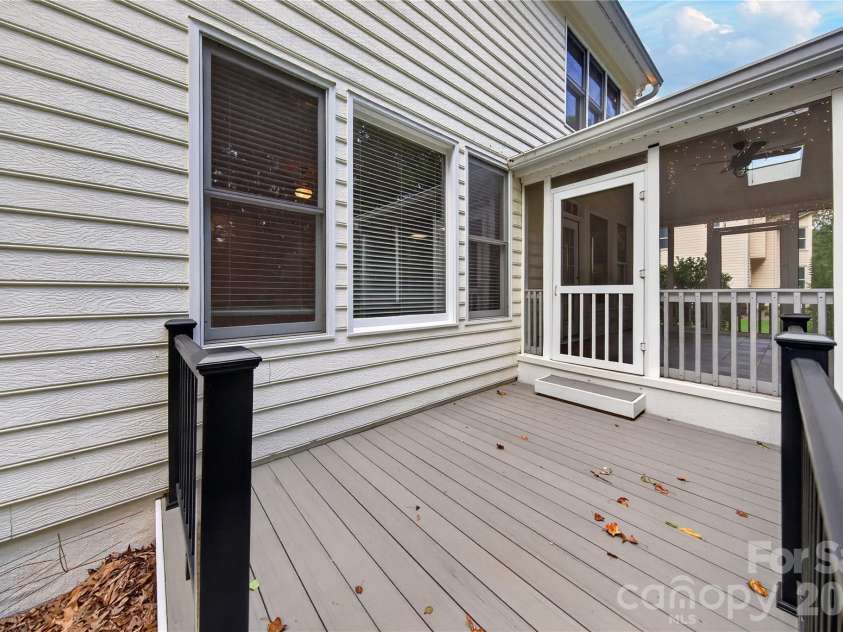 2615 Providence Hills Drive, Matthews, NC 28105.  MLS# CAR4396686, YatesRealty ID 39848. Grilling Deck