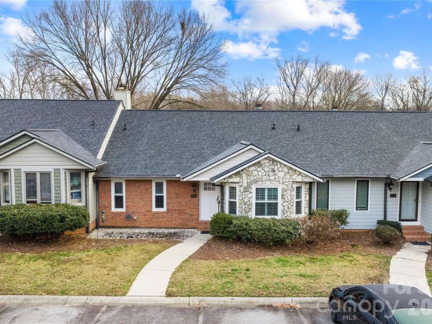 1002 Kenilworth Court, Concord, NC 28027.  MLS# CAR4327235, YatesRealty ID 3985. 