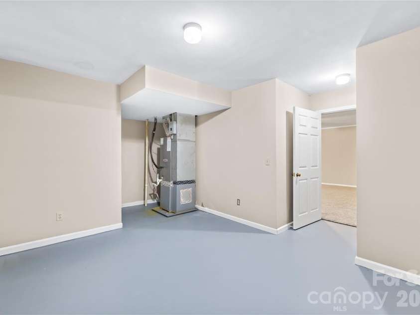 1002 Kenilworth Court, Concord, NC 28027.  MLS# CAR4327235, YatesRealty ID 3985. Flex room