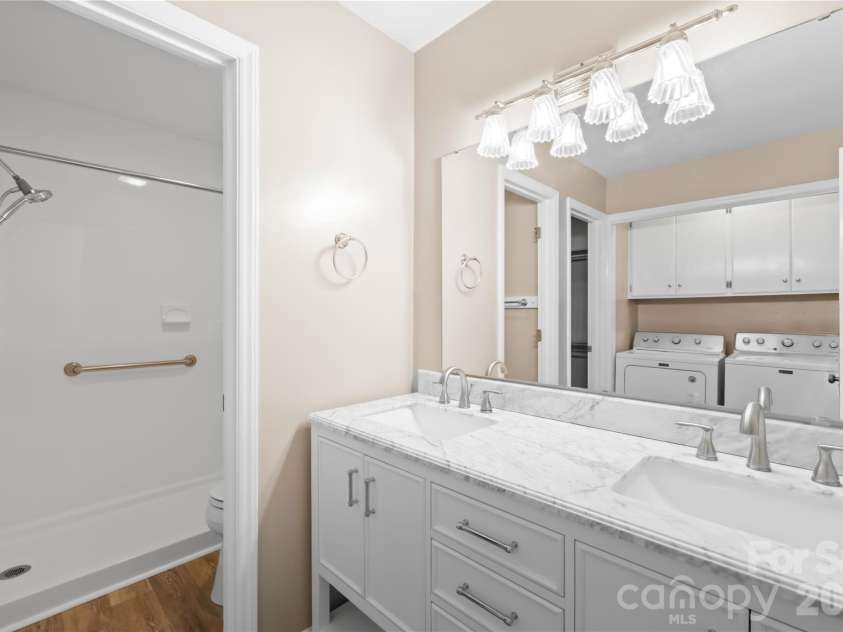1002 Kenilworth Court, Concord, NC 28027.  MLS# CAR4327235, YatesRealty ID 3985. Primary bathroom