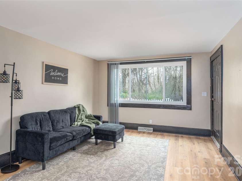 52 Boyd Avenue, Asheville, NC 28806.  MLS# CAR4351192, YatesRealty ID 3985. 
