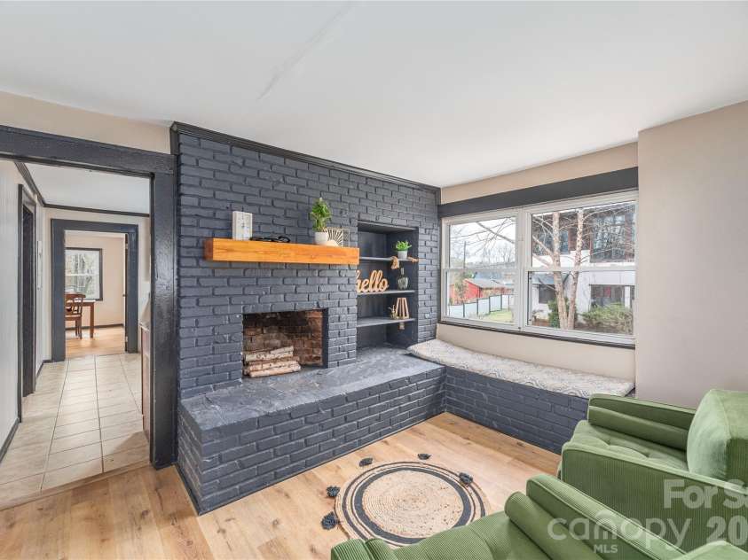 52 Boyd Avenue, Asheville, NC 28806.  MLS# CAR4351192, YatesRealty ID 3985. 