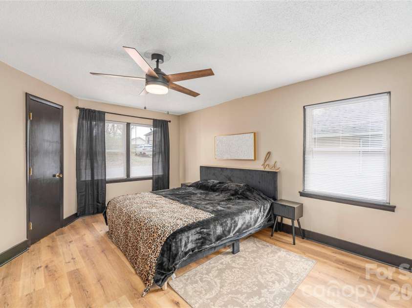 52 Boyd Avenue, Asheville, NC 28806.  MLS# CAR4351192, YatesRealty ID 3985. 