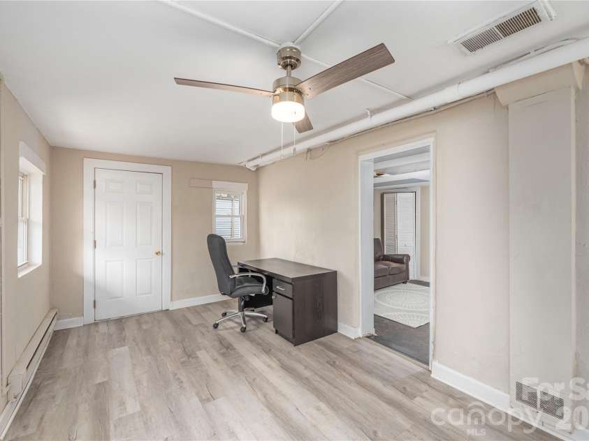52 Boyd Avenue, Asheville, NC 28806.  MLS# CAR4351192, YatesRealty ID 3985. 