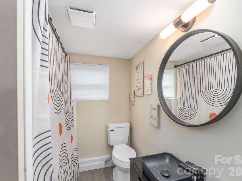 52 Boyd Avenue, Asheville, NC 28806.  MLS# CAR4351192, YatesRealty ID 3985. 