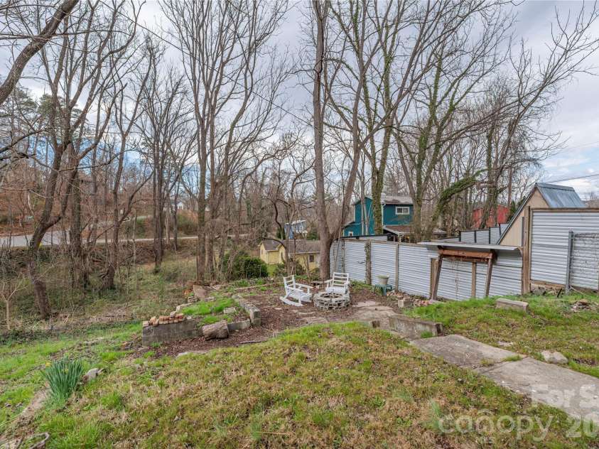 52 Boyd Avenue, Asheville, NC 28806.  MLS# CAR4351192, YatesRealty ID 3985. 
