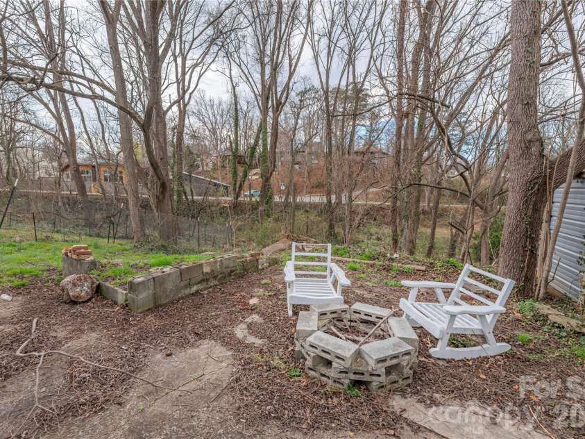 52 Boyd Avenue, Asheville, NC 28806.  MLS# CAR4351192, YatesRealty ID 3985. 