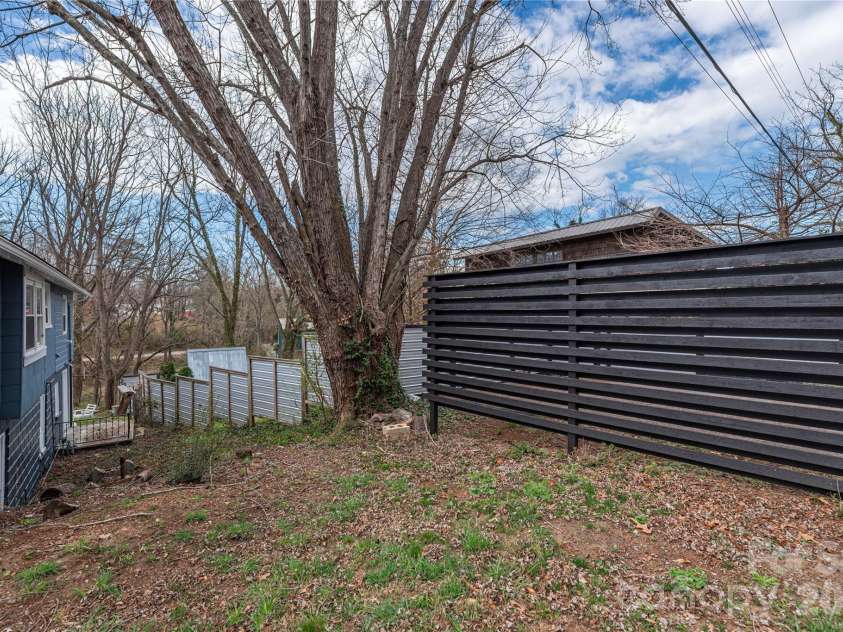 52 Boyd Avenue, Asheville, NC 28806.  MLS# CAR4351192, YatesRealty ID 3985. 