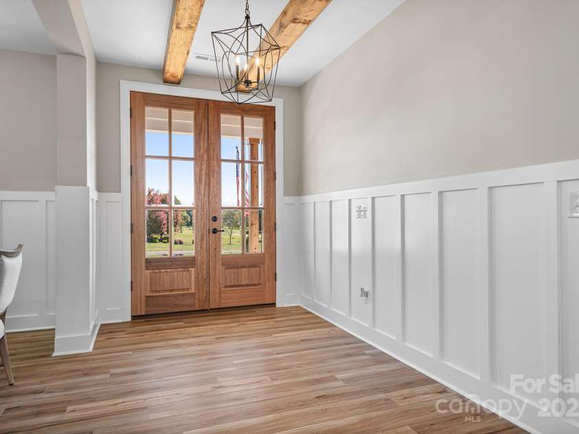 615 Sandycrest Drive, Cherryville, NC 28021.  MLS# CAR4315019, YatesRealty ID 3985. 