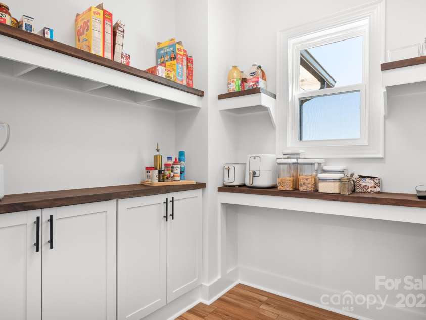 615 Sandycrest Drive, Cherryville, NC 28021.  MLS# CAR4315019, YatesRealty ID 3985. 