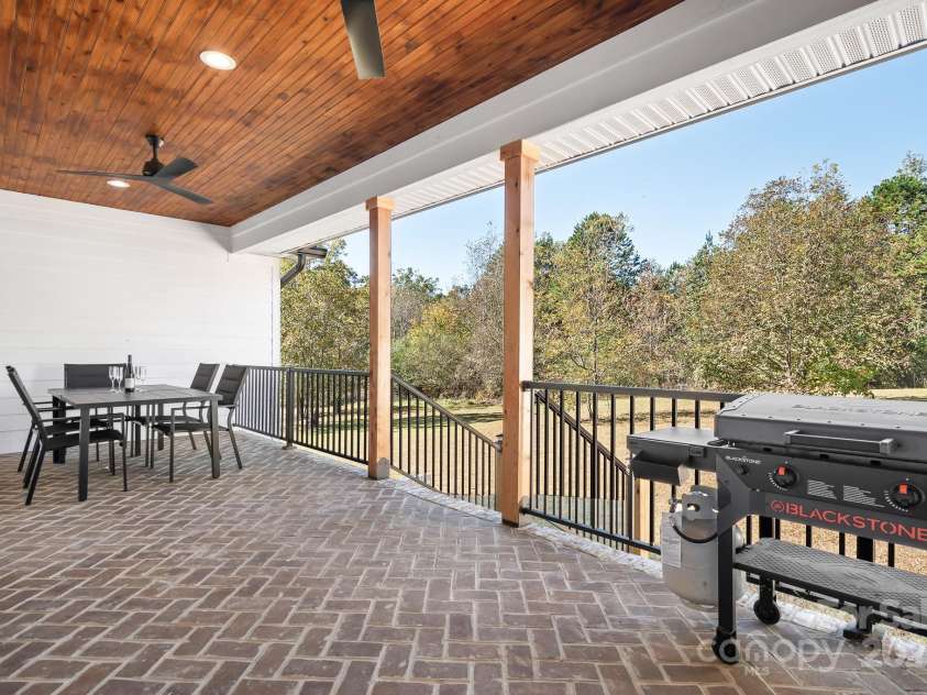 615 Sandycrest Drive, Cherryville, NC 28021.  MLS# CAR4315019, YatesRealty ID 3985. 