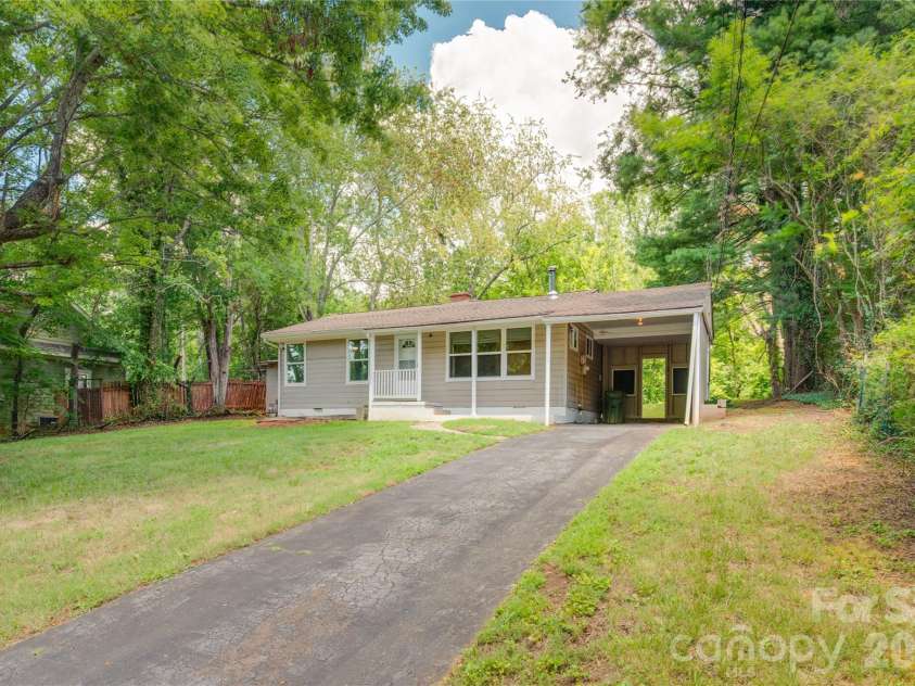 49 First Street, Asheville, NC 28803.  MLS# CAR4352652, YatesRealty ID 39852. 