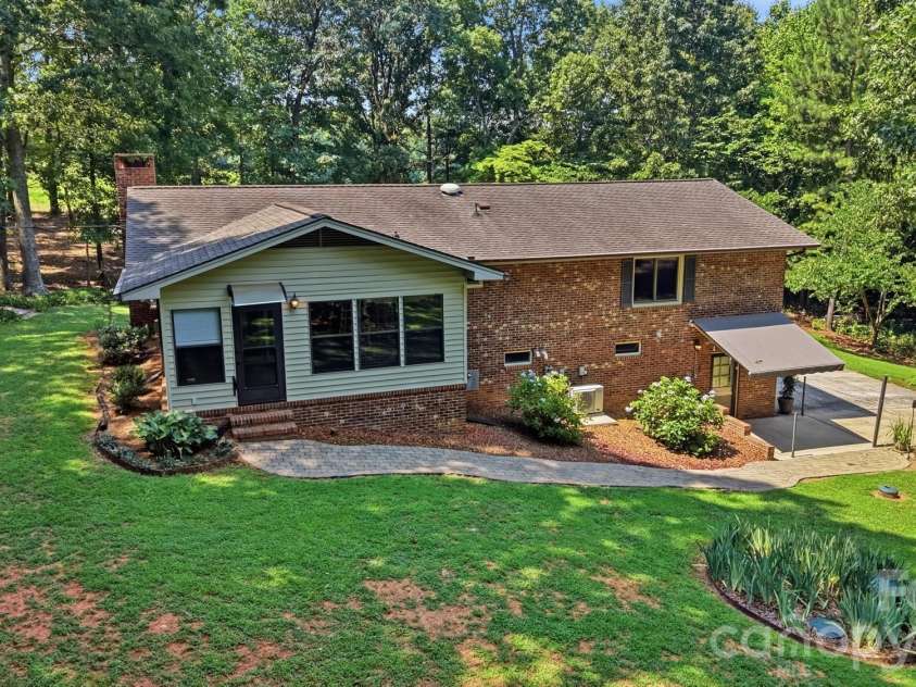 20157 Old Concord Road, Albemarle, NC 28001.  MLS# CAR4406401, YatesRealty ID 39854. 