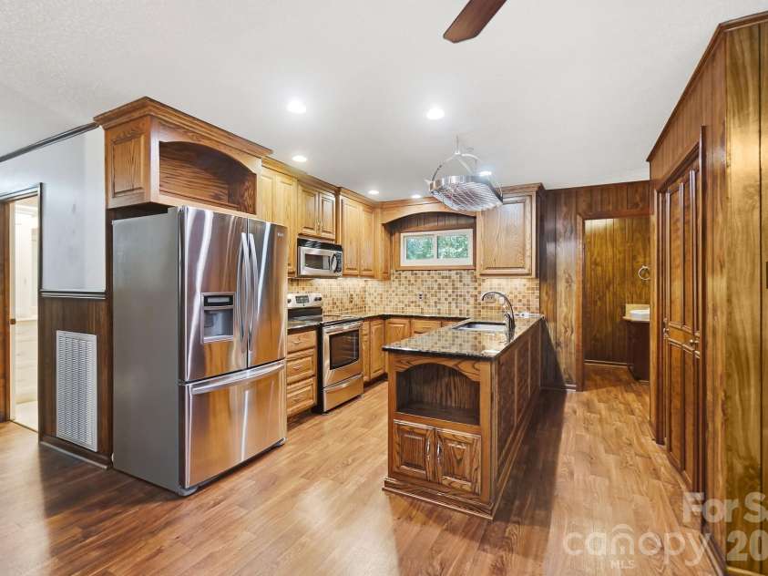 20157 Old Concord Road, Albemarle, NC 28001.  MLS# CAR4406401, YatesRealty ID 39854. 