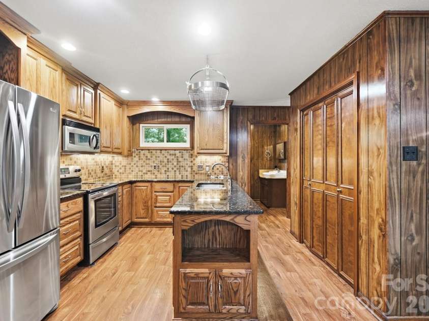 20157 Old Concord Road, Albemarle, NC 28001.  MLS# CAR4406401, YatesRealty ID 39854. 