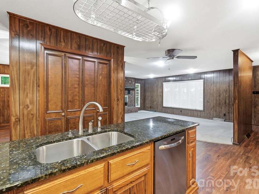 20157 Old Concord Road, Albemarle, NC 28001.  MLS# CAR4406401, YatesRealty ID 39854. 