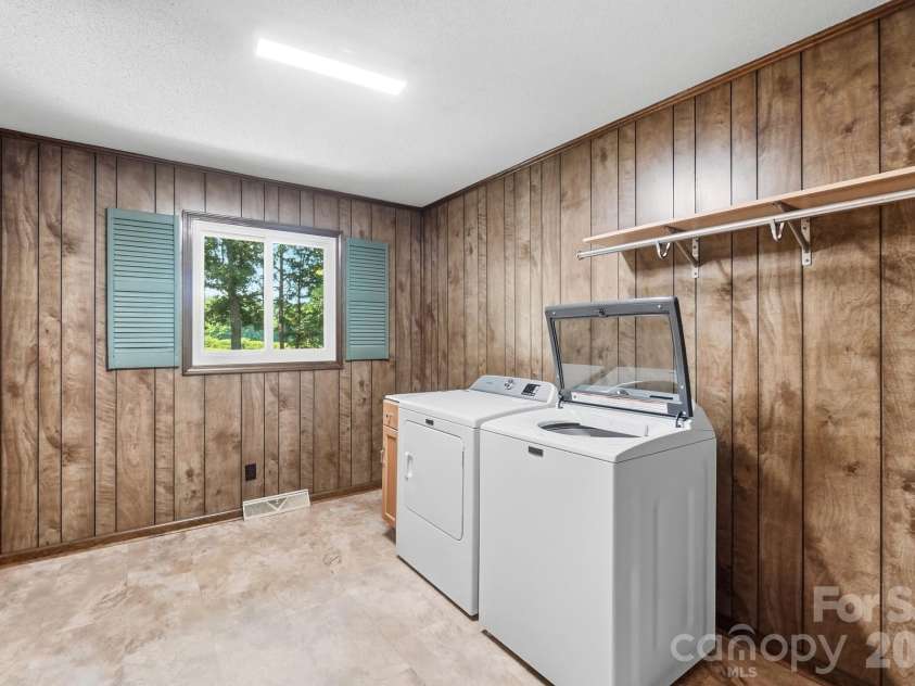 20157 Old Concord Road, Albemarle, NC 28001.  MLS# CAR4406401, YatesRealty ID 39854. 