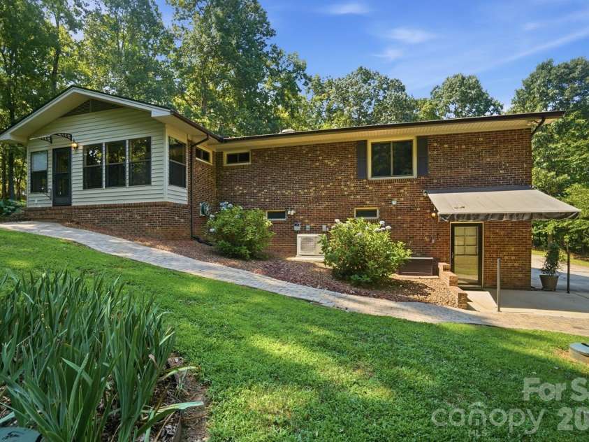 20157 Old Concord Road, Albemarle, NC 28001.  MLS# CAR4406401, YatesRealty ID 39854. 