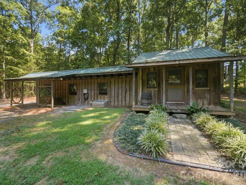 20157 Old Concord Road, Albemarle, NC 28001.  MLS# CAR4406401, YatesRealty ID 39854. 