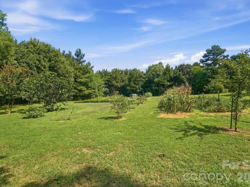 20157 Old Concord Road, Albemarle, NC 28001.  MLS# CAR4406401, YatesRealty ID 39854. 