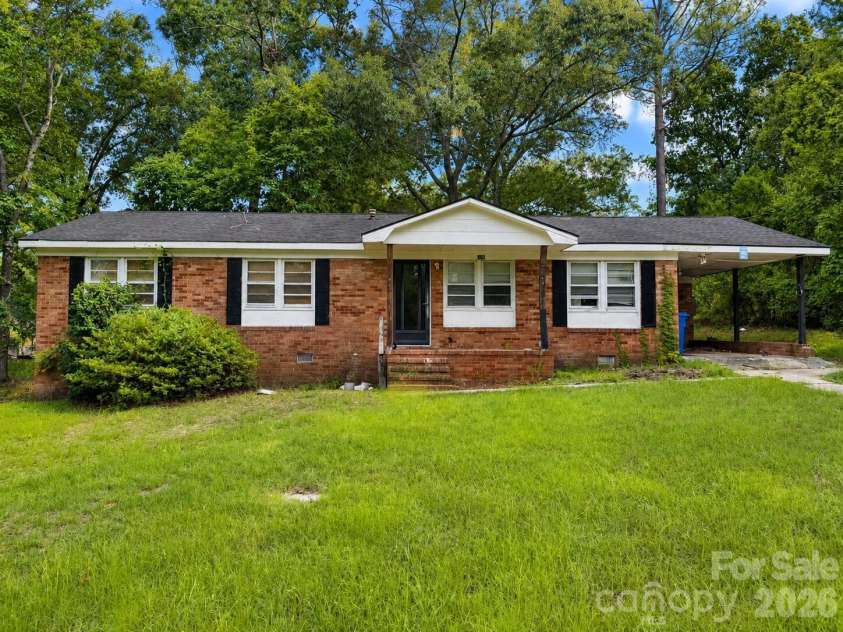 6109 Dandy Loop Road, Fayetteville, NC 28314.  MLS# CAR4406698, YatesRealty ID 39856. 