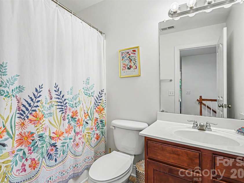 15424 Hugh Torance Parkway, Huntersville, NC 28078.  MLS# CAR4407079, YatesRealty ID 39857. Guest Bathroom