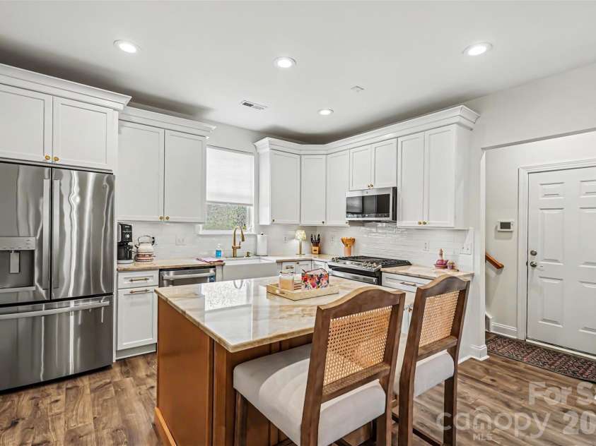 15424 Hugh Torance Parkway, Huntersville, NC 28078.  MLS# CAR4407079, YatesRealty ID 39857. Kitchen