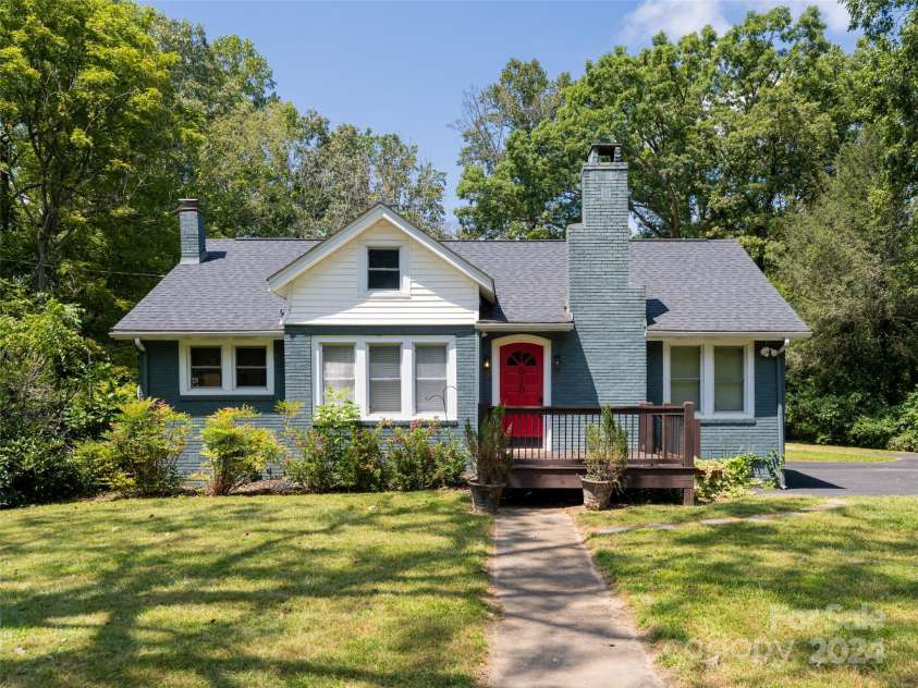 610 Long Shoals Road, Arden, NC 28704.  MLS# CAR4199331, YatesRealty ID 3986. 